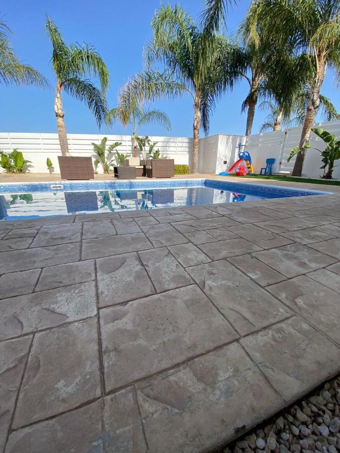 Villa Angel - Exotic Villa 200M From Beach Paralimni Exterior foto